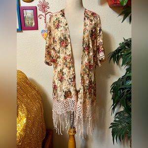 Size M floral tassel kimono cardigan